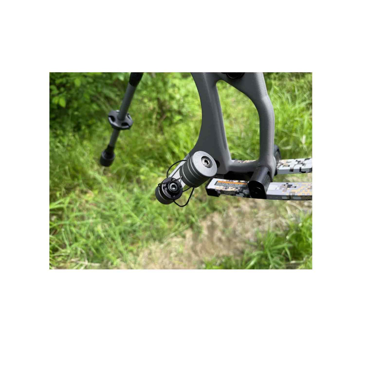 ACU Archery S.O.S. Hunter Elite mounted low on the riser