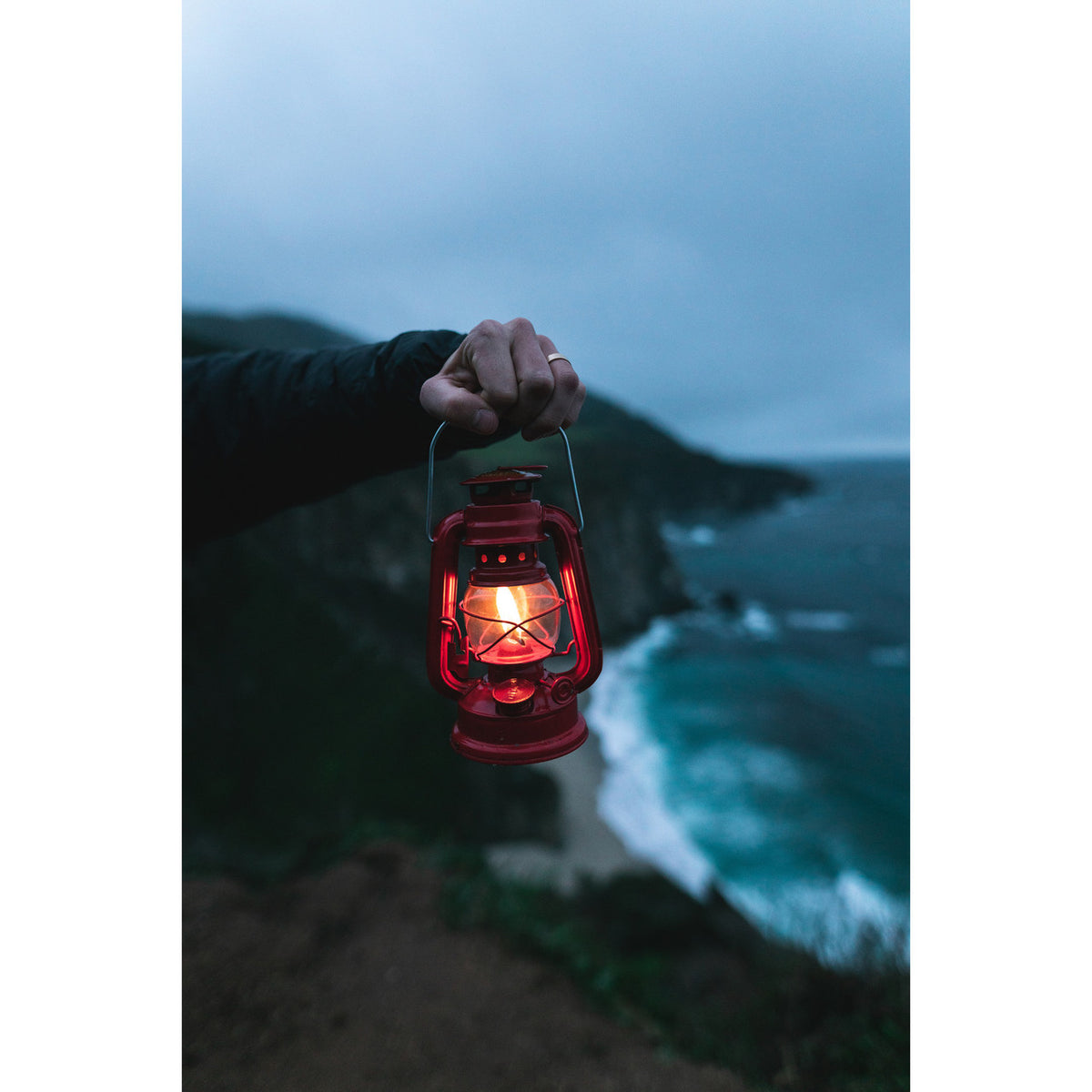 Stansport 7.5" Hurricane Lantern, view 4