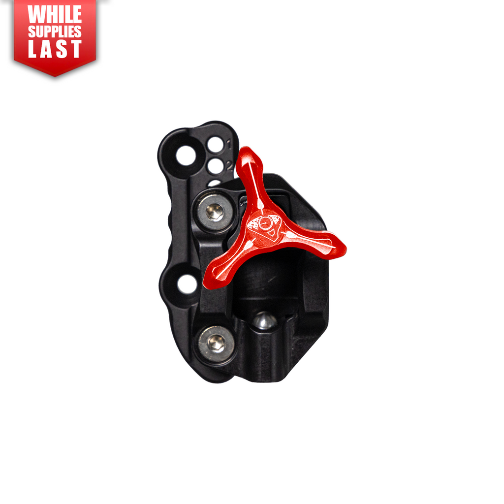 Axcel Achieve XP VR Compound Wedge Lock Mounting Bracket, Right-Handed, Red