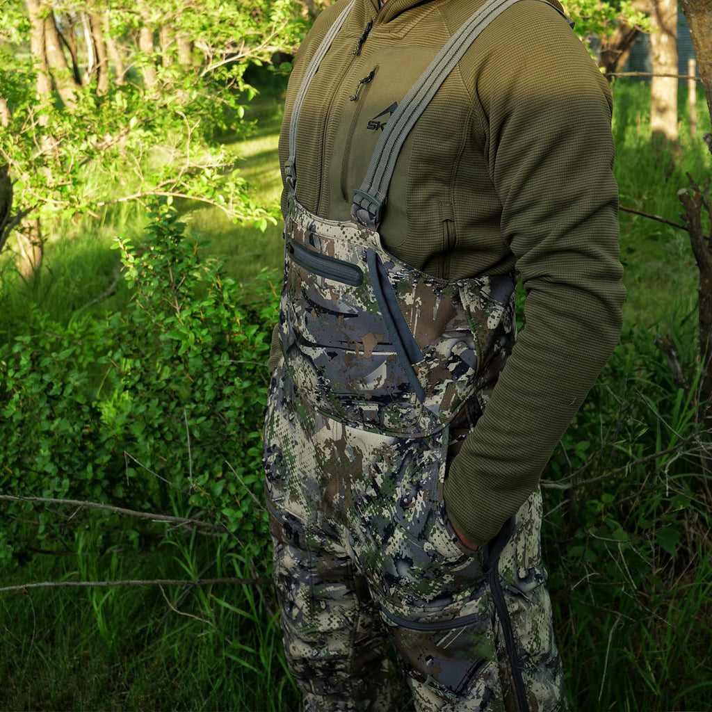 SKRE Hardscrabble Bibs, Summit, bib front and chest pocket detail