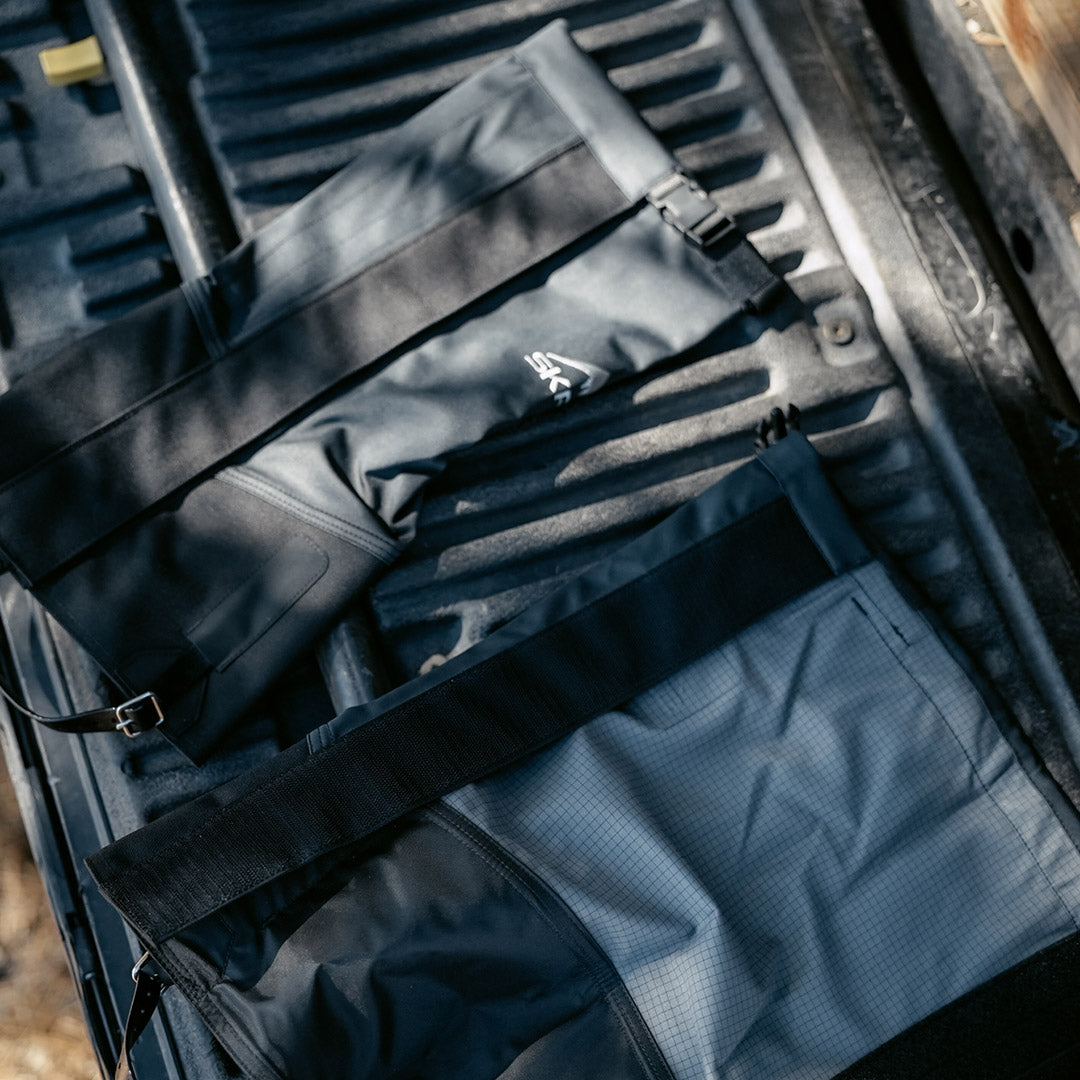 SKRE Hardscrabble Gaiter Pro, Slate Grey - hook and loop front closure detail