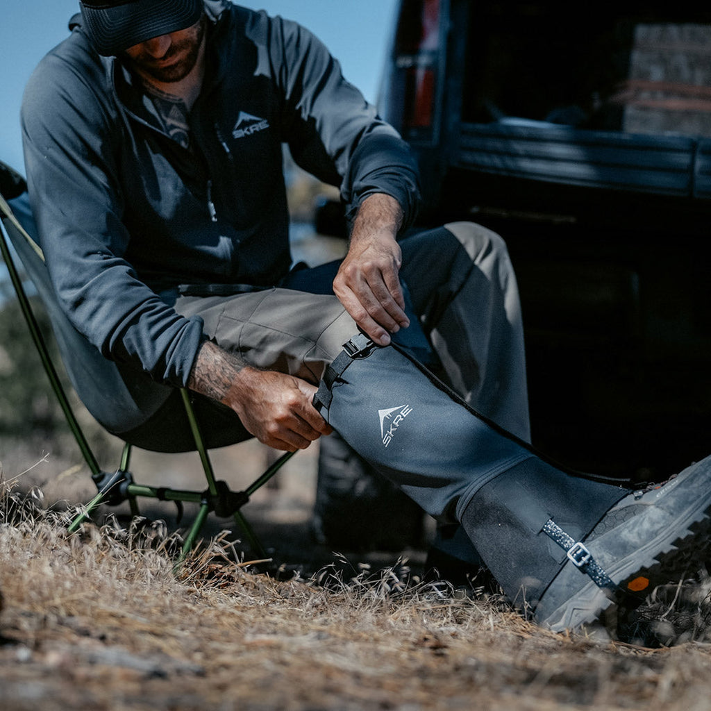 SKRE Hardscrabble Gaiter Pro, Slate Grey - fitting the gaiter over the boot