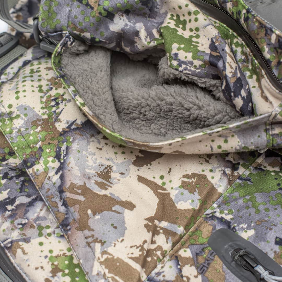 SKRE Guardian Late Season Bibs, Summit, fleece-lined hand pocket