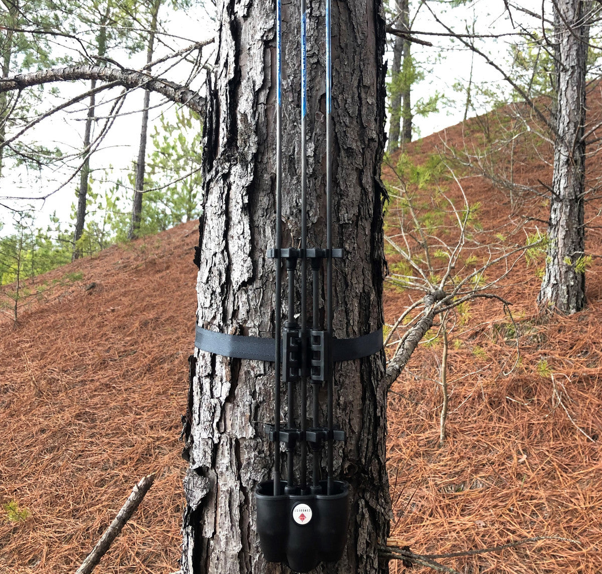 Conquest Talon Quiver Accessory Pack, bracket and belt mounted on tree