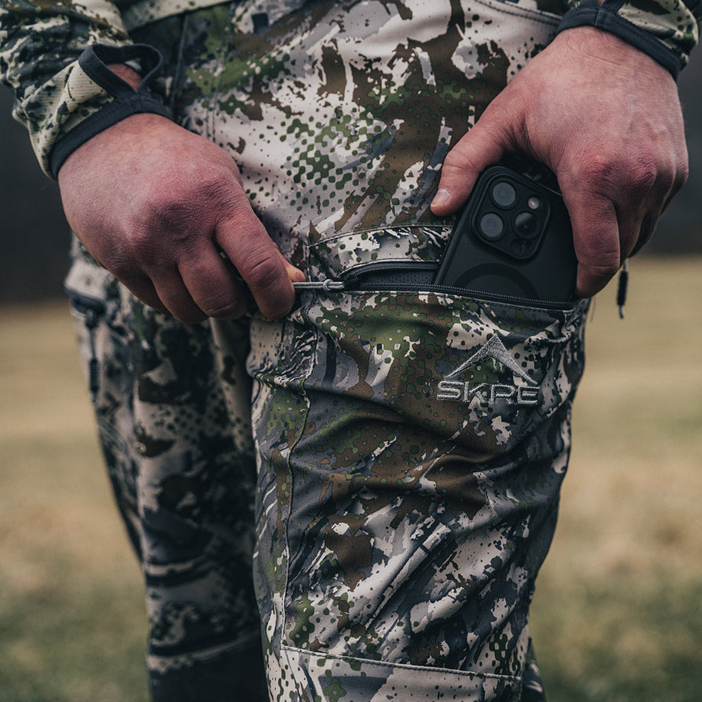 SKRE Venture Flex Pant, dual-zippered cargo pocket detail