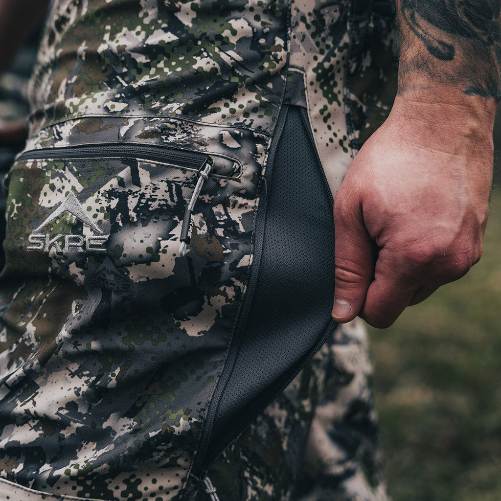 SKRE Venture Flex Pant, mesh-backed zippered side vent detail