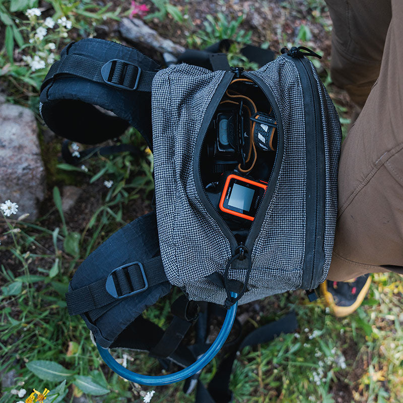 Stone Glacier Tokeen 2600, Graphite, external zippered pocket detail
